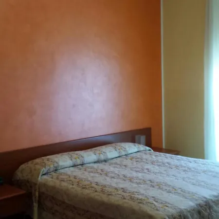 Hotel Frejus-3
